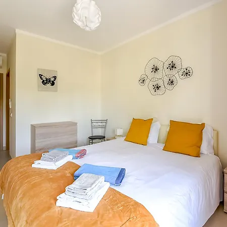 Orange Sun Apartment *